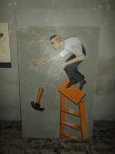 Homem caindo da escada com martelo, 2011, Rodolfo Mesquita (divulgao)