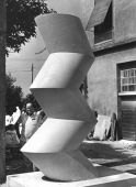 Coluna monumental (Homenagem a Brancusi) anos 1960, Sergio Camargo (divulgao)